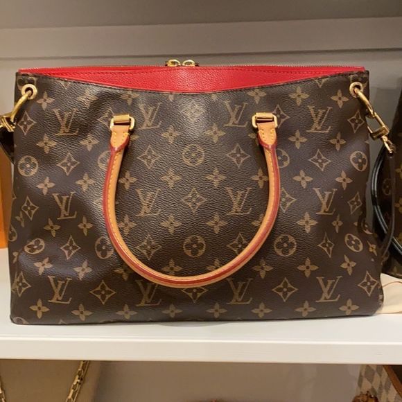 Louis Vuitton Pallas MM - Picture 5 of 15